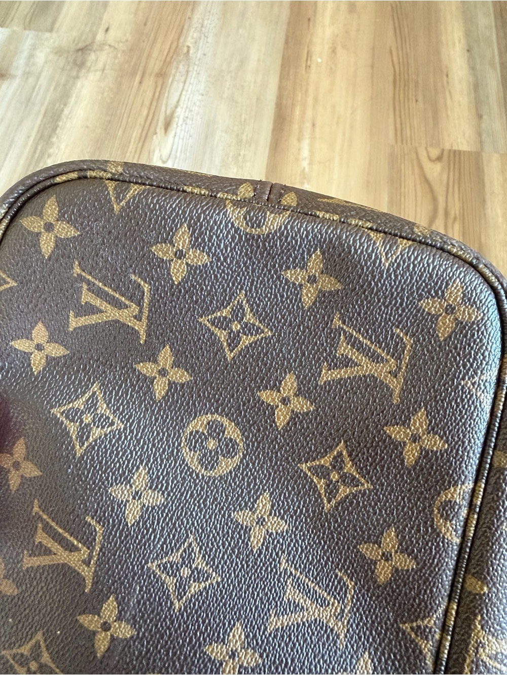 Louis Vuitton Monogram Neverfull Tote - Brown with Pink-Striped Interior - Picture 9 of 15